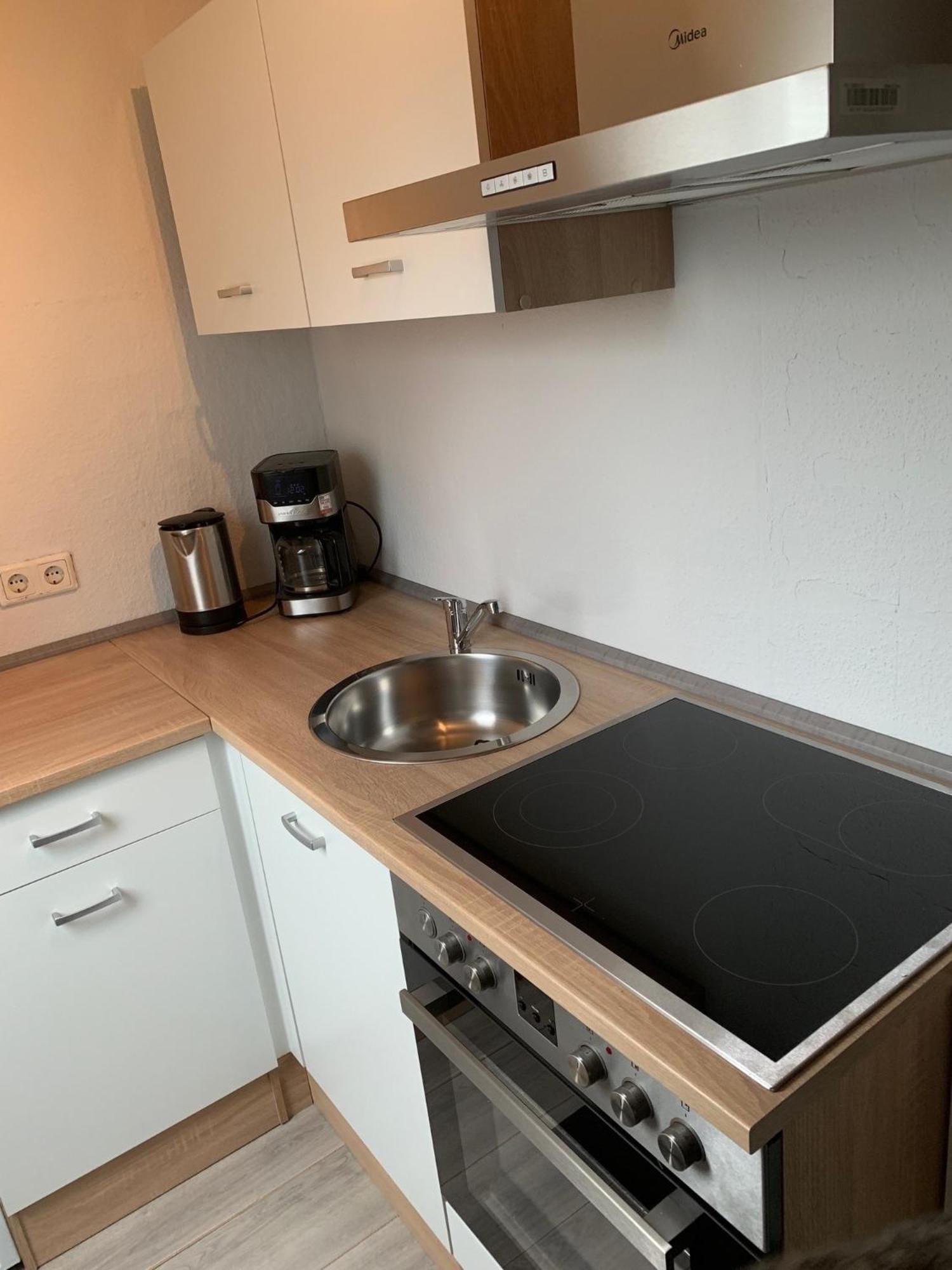 Appartamento Studio 49 Mit Balkon, Einbau Kueche , Eigenes Bad ,2 Boxspringbetten, W-Lan, Tv , Waschmaschine Oberhausen  Esterno foto